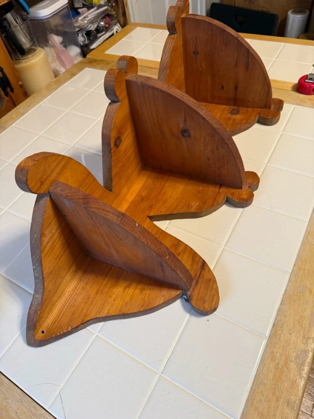 vintage-style wooden 3-tier corner shelf